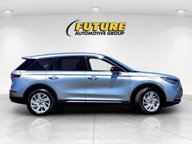 Used 2021 Silver Lincoln Standard image 3