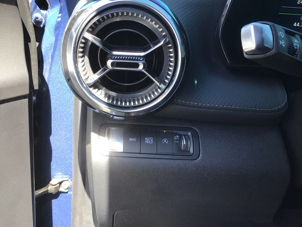 Used 2025 Lakeshore Blue Metallic Chevrolet LT image 12