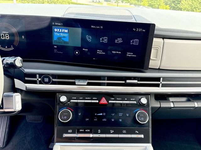 Used 2024 White Hyundai SEL image 19