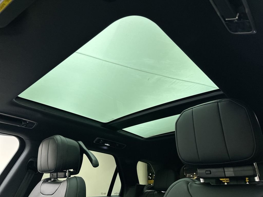 New 2026 Borasco Grey LAND ROVER Dynamic SE image 11
