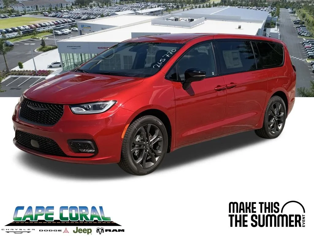 2026 Chrysler Pacifica Select's photo