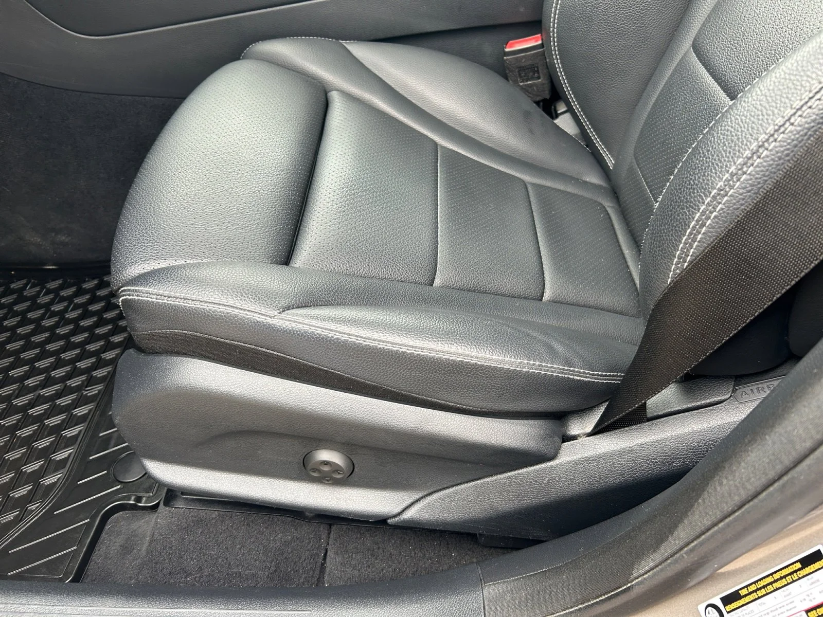Used 2022 Gray Mercedes-Benz 4DR GLC 300 4MAT image 15