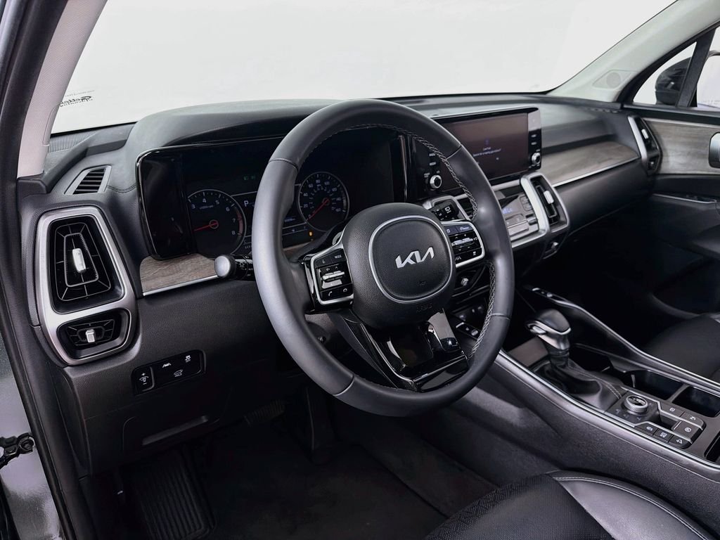 Used 2023 Aruba Green Kia X-Line EX image 9