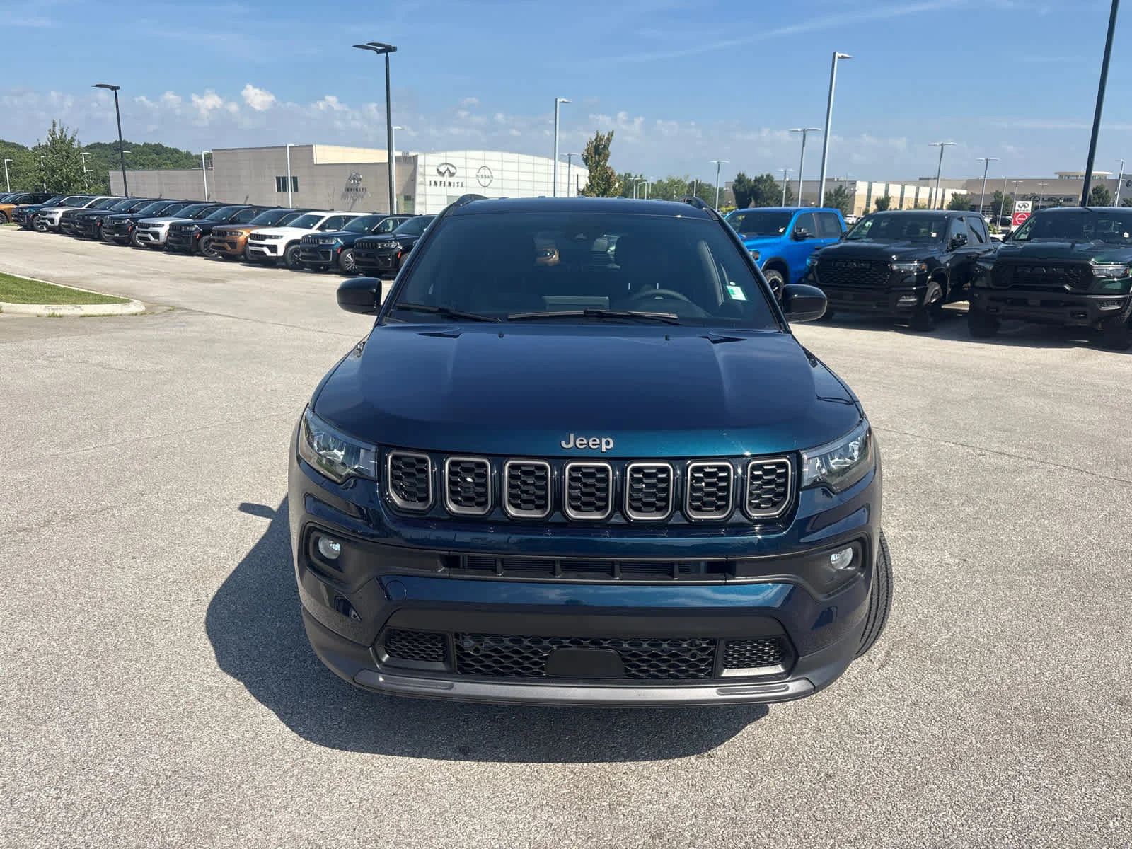 New 2026 Fathom Blue Pearl Coat Jeep Latitude Altitude image 4