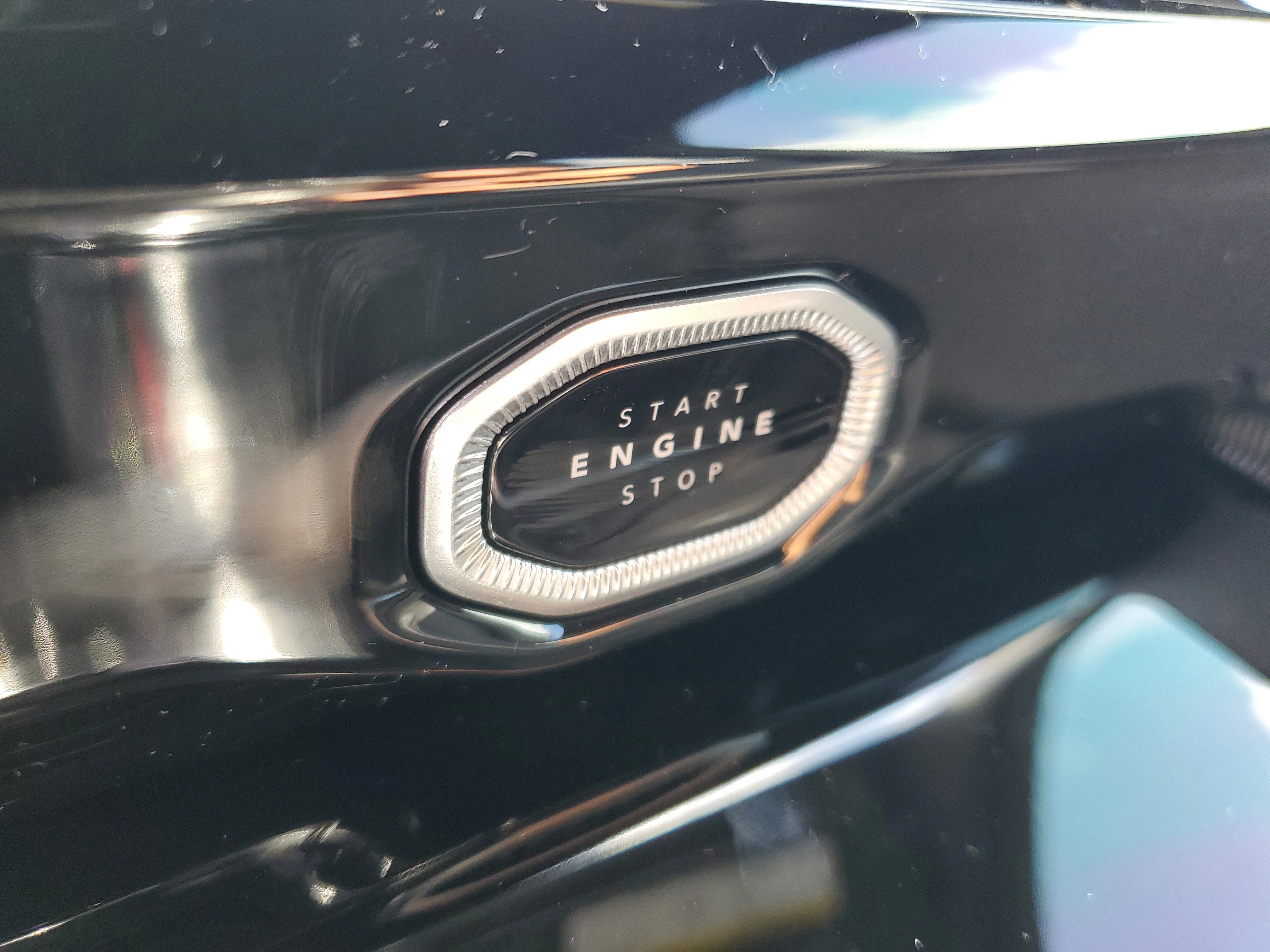 New 2026 Silver Zynith Exterior Paint Jeep Limited image 30