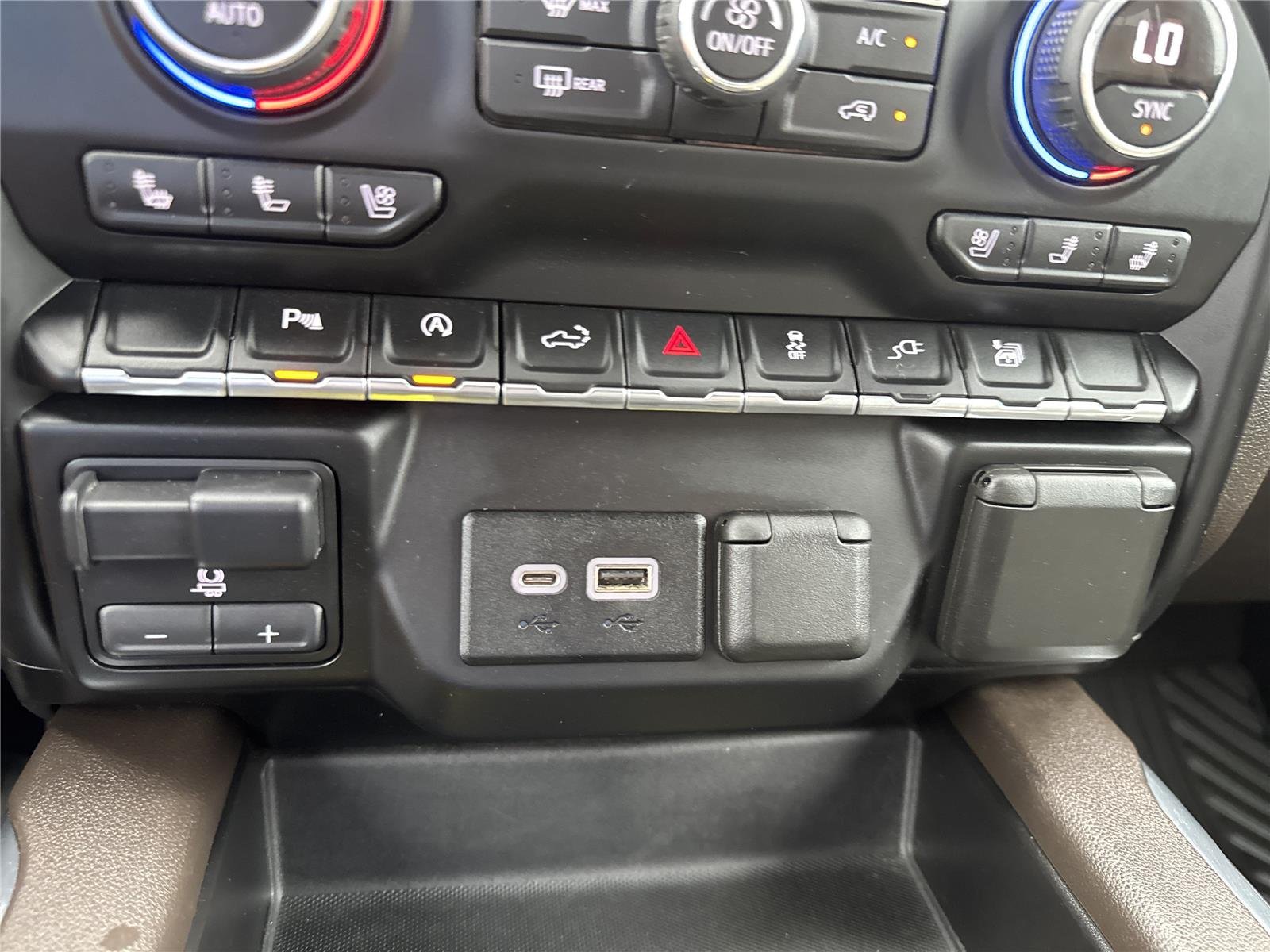 Used 2019 SILVER ICE METALLIC Chevrolet LTZ image 28