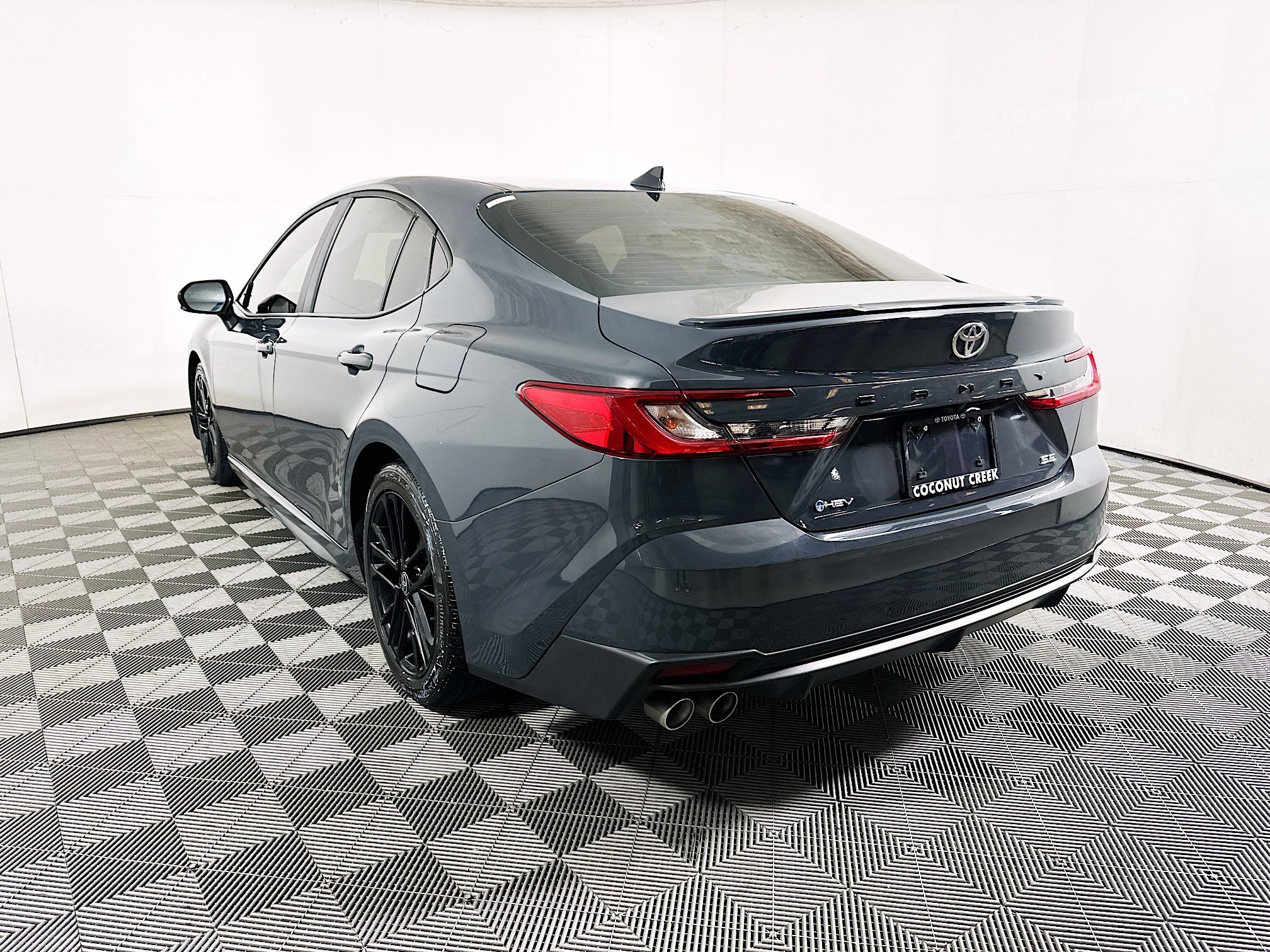 2025 Toyota Camry thumbnail 7