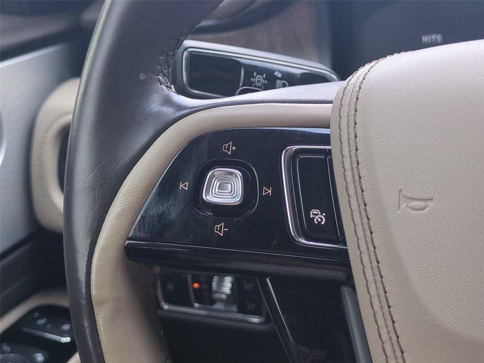 Used 2020 Blue Diamond Metallic Lincoln Reserve image 20