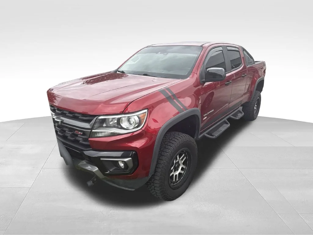 Used 2022 Red Chevrolet Z71 image 2