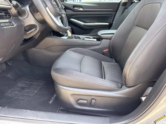 Used 2024 Silver Nissan 2.5 SV image 29