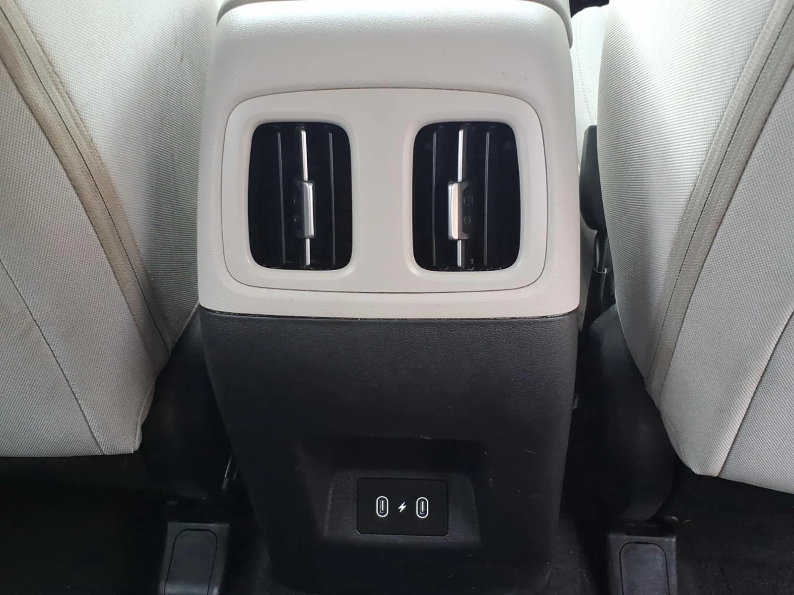Used 2025 Shimmering Silver Hyundai SEL image 27