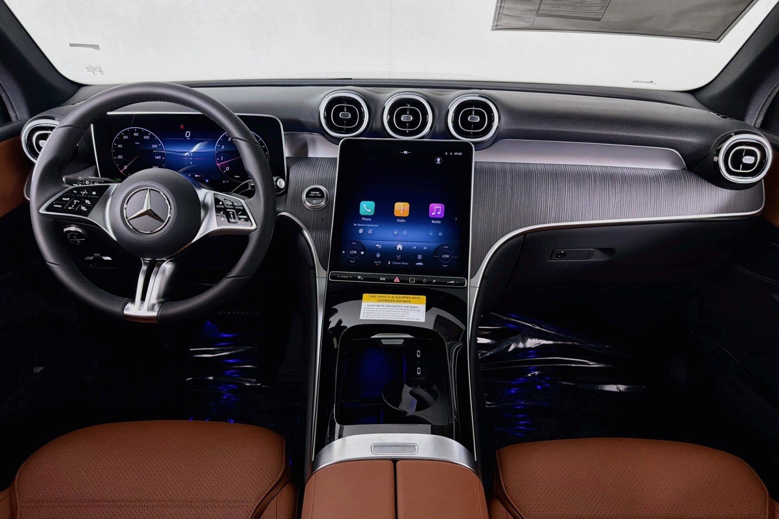 New 2026 Black Mercedes-Benz GLC 300 SUV image 4