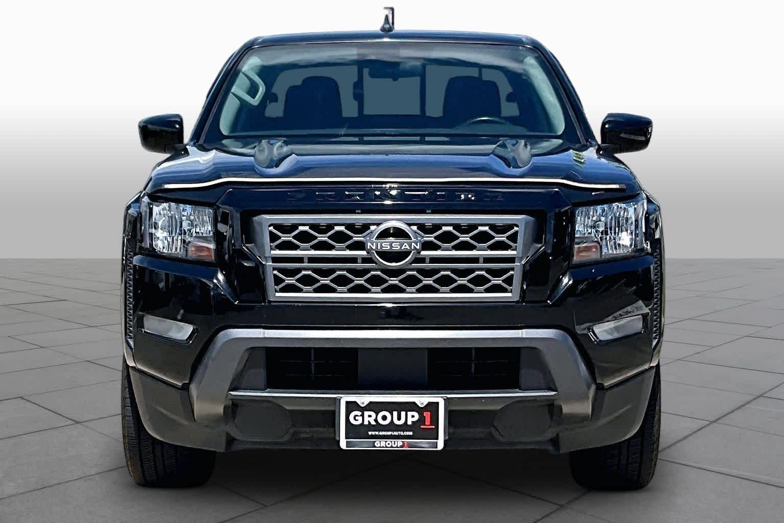 Used 2023 Super Black Nissan SV image 4