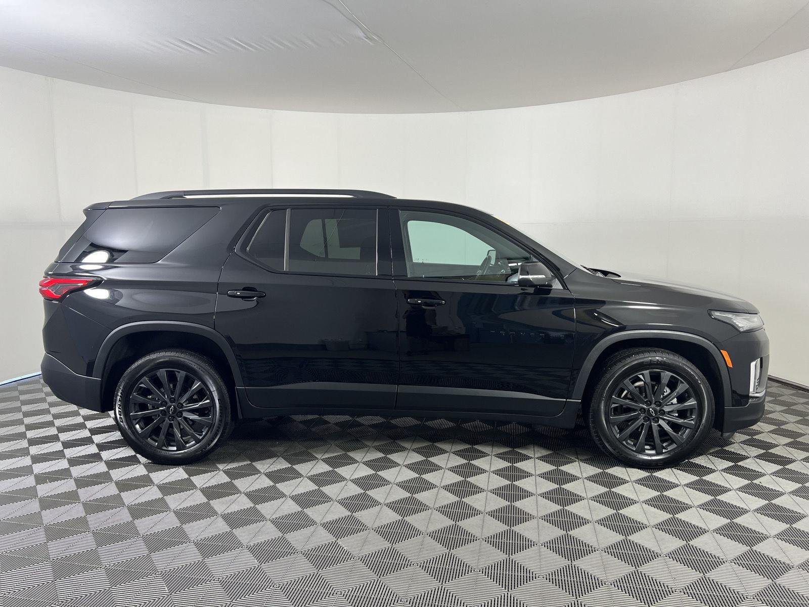 Used 2023 Mosaic Black Metallic Chevrolet RS image 7