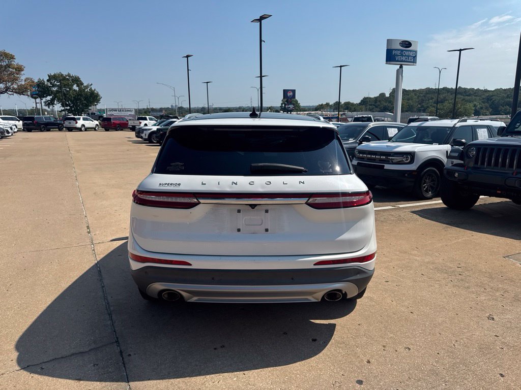 Used 2020 White Lincoln Reserve image 4