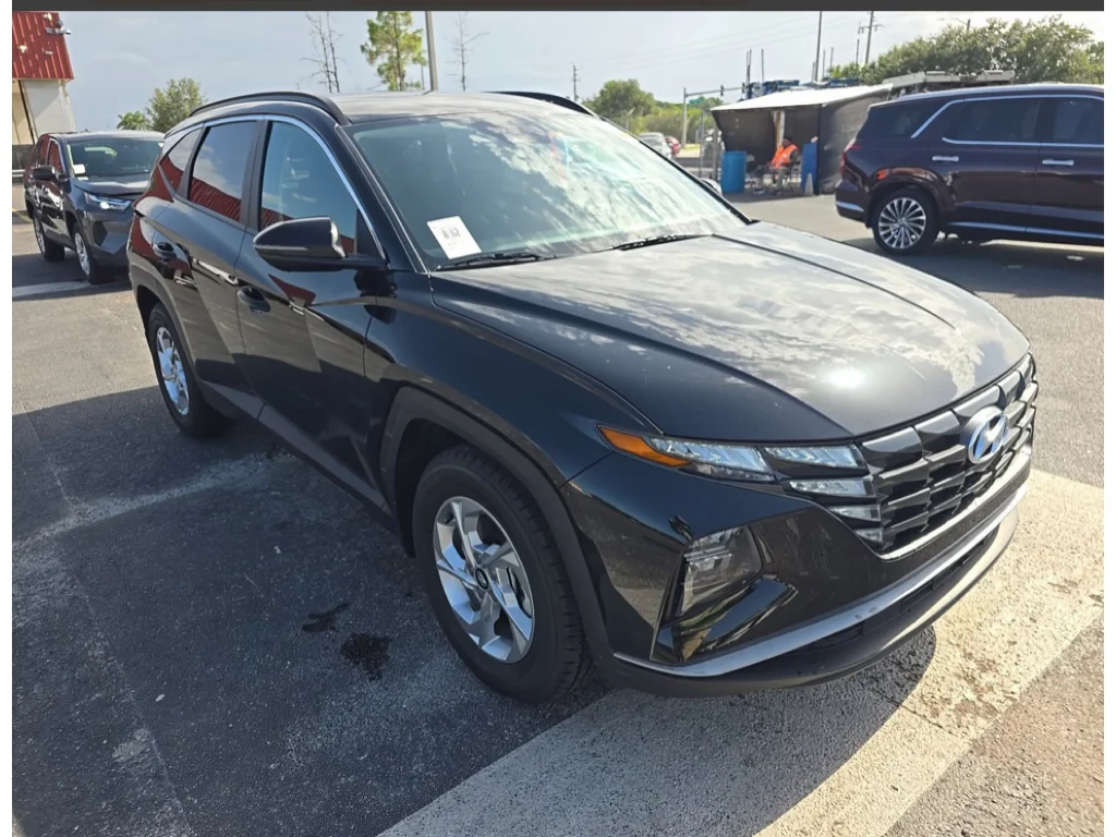 Used 2023 Phantom Black Hyundai SEL image 3