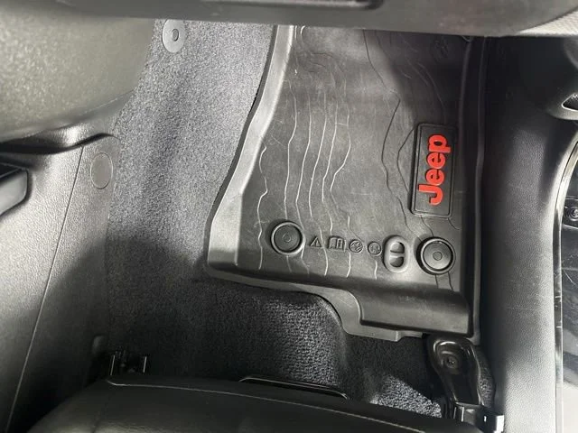 Used 2020 Black Jeep Overland image 20