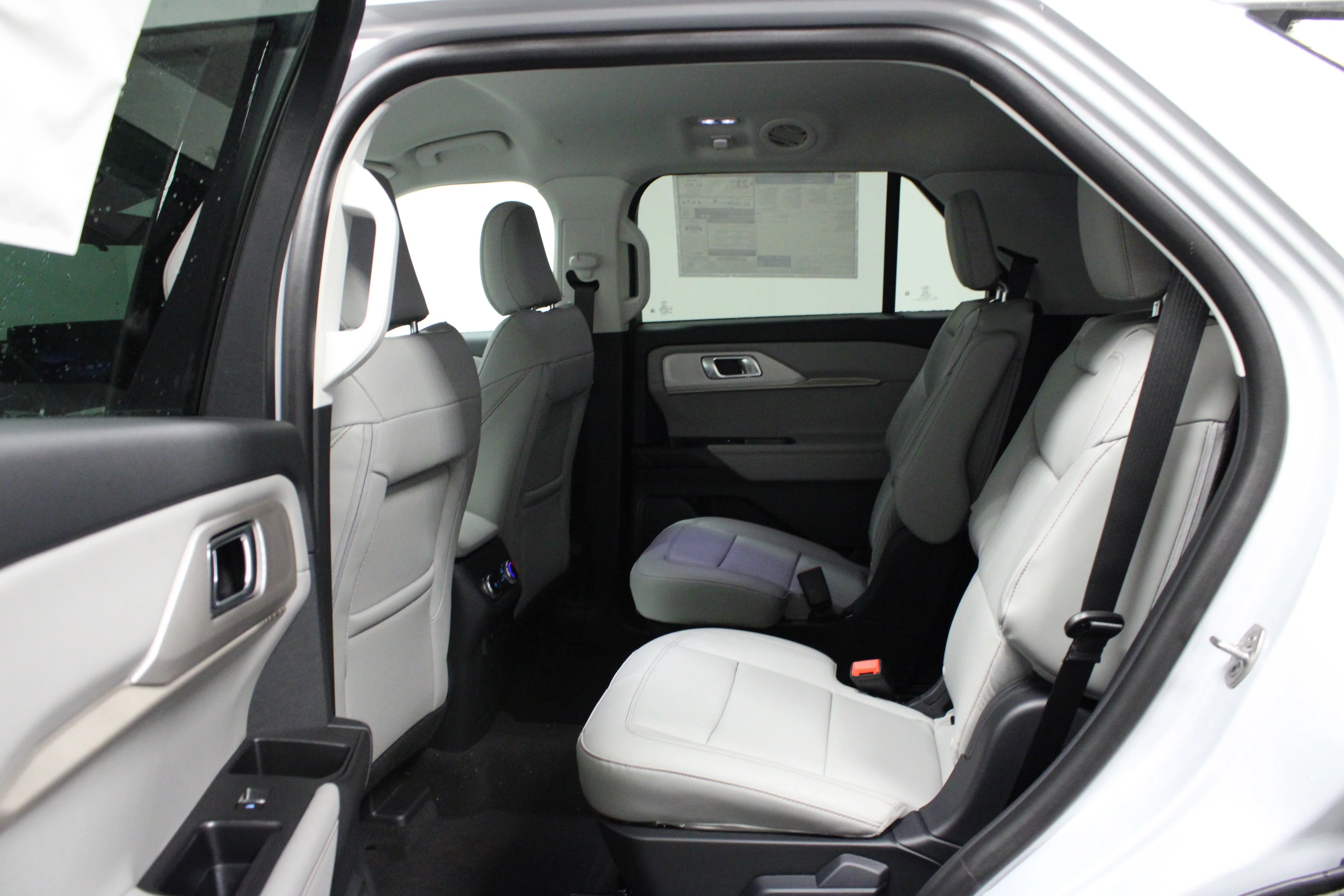 New 2026 Space White Metallic Ford Active image 13