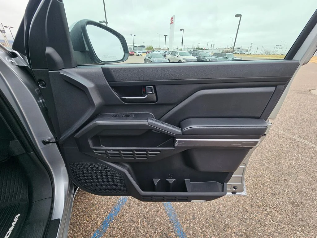 2026 Toyota Tacoma SR5 - Photo 22