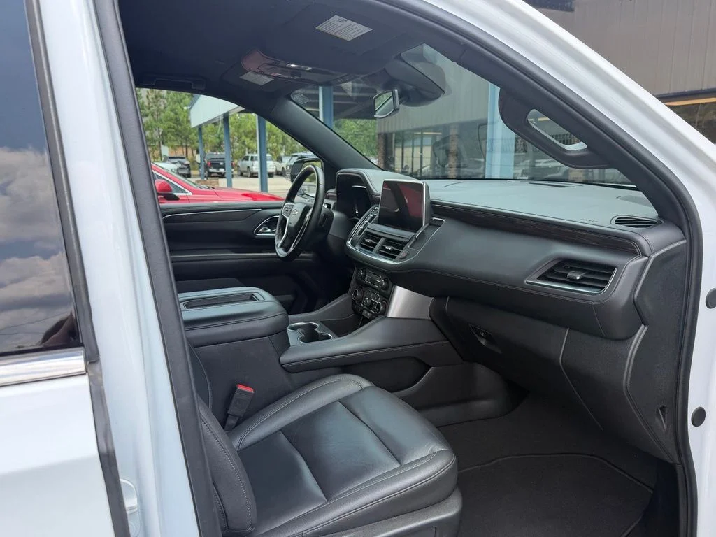 Used 2024 Summit White Chevrolet LT image 8