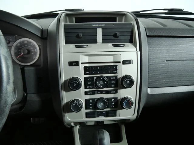 Used 2009 Black Ford XLT image 19