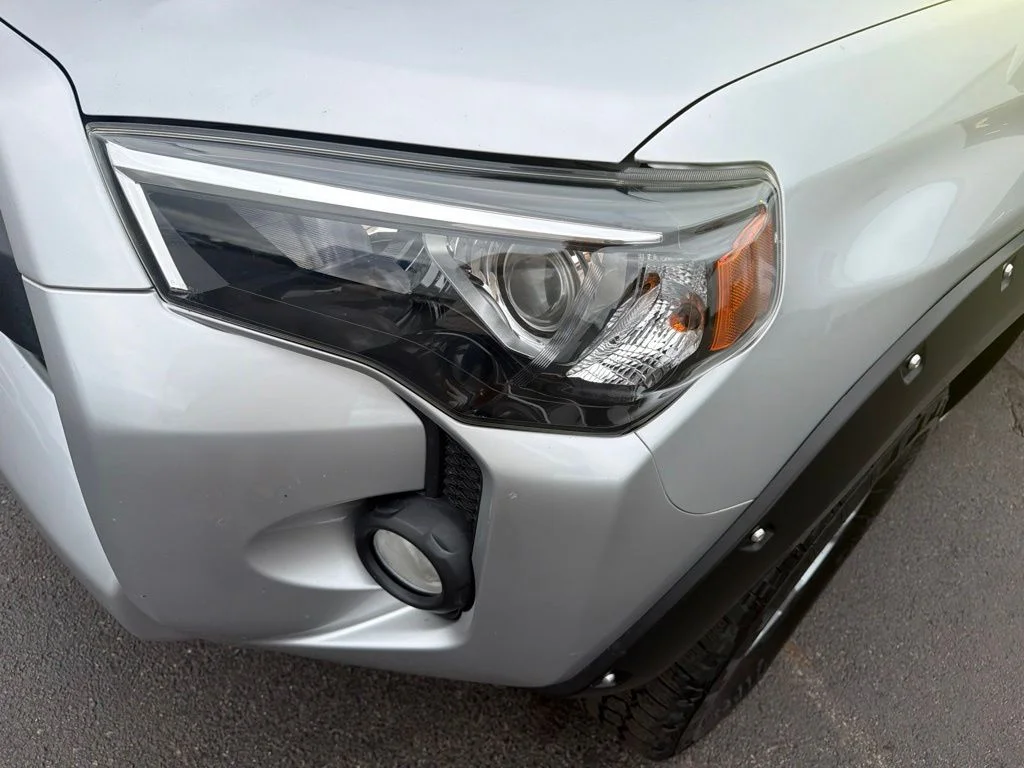 Certified Used 2018 Classic Silver Metallic Toyota SR5 image 17