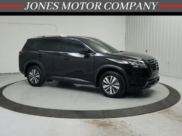 Used 2025 Black Nissan SL image 1