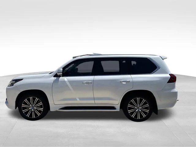 Used 2021 White Lexus 570 image 13