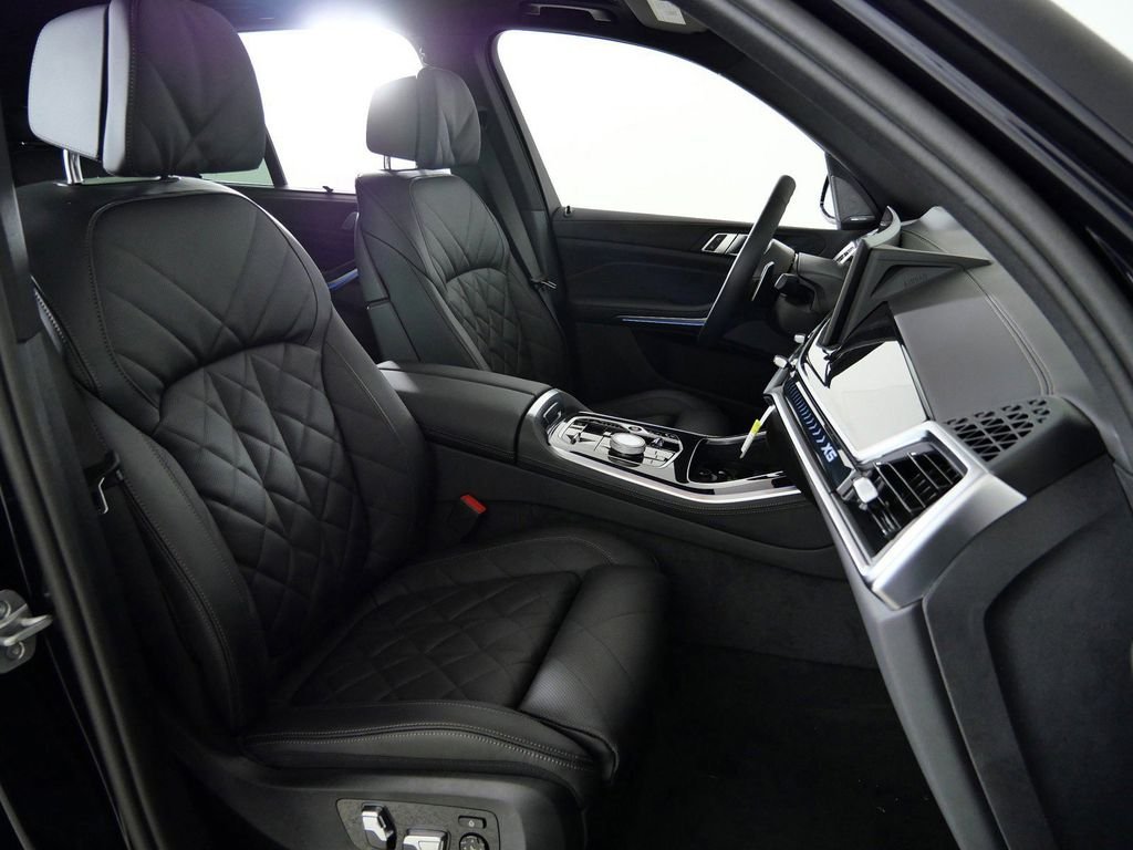 Used 2026 Carbon Black Metallic BMW xDrive50e image 22