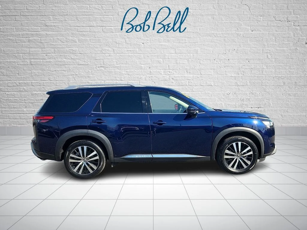 Used 2023 Blue Nissan Platinum image 7