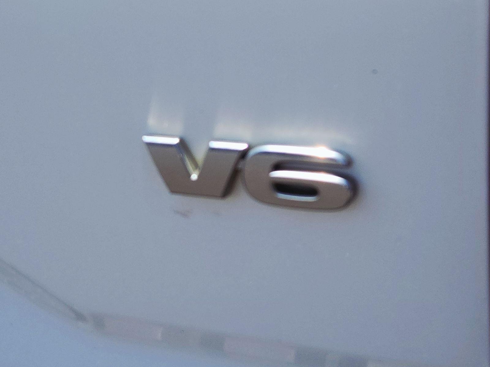 Used 2019 Super White Toyota SR5 image 17