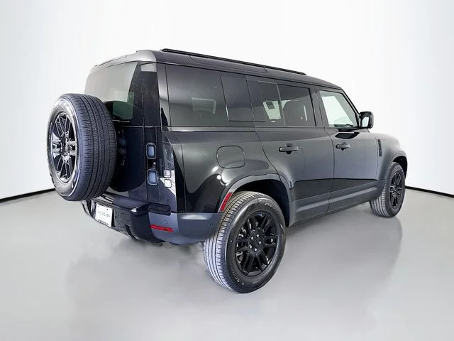 New 2026 Santorini Black Land Rover S image 5