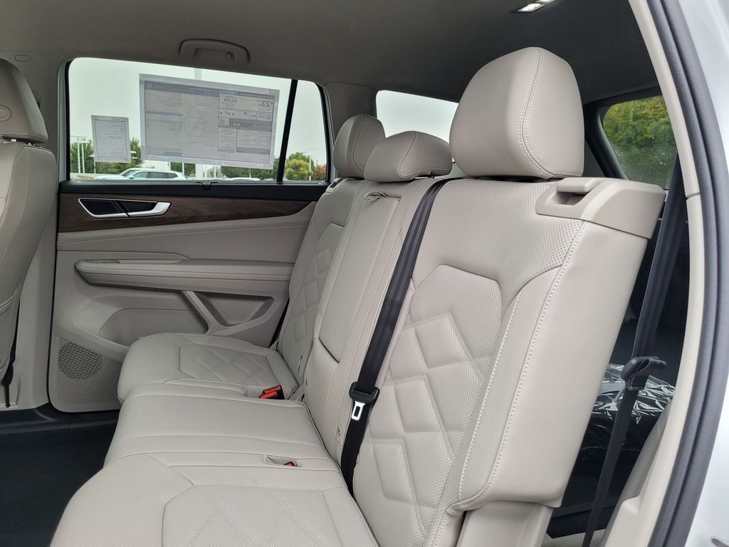 New 2026 White/off-white Volkswagen 2.0T SE w/Technology image 14