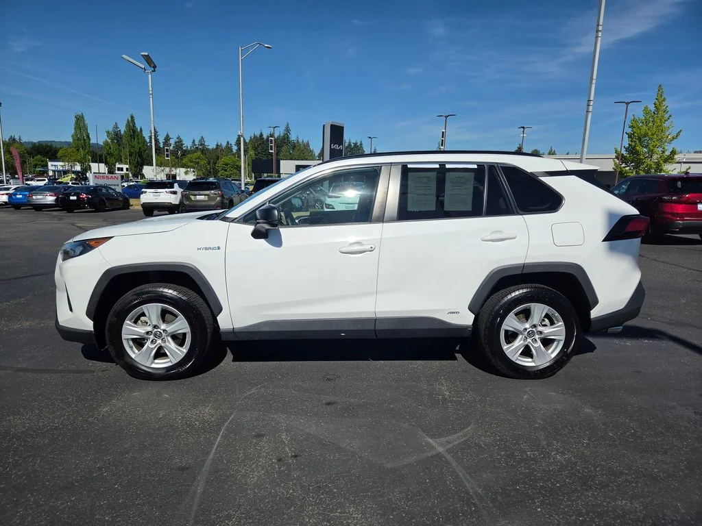Used 2021 White Toyota LE image 3