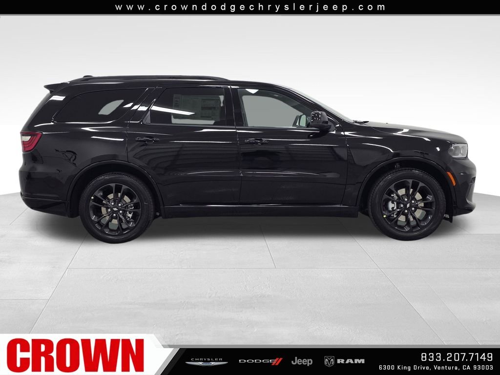 New 2026 Diamond Black Clear-Coat Exterior Paint Dodge GT image 4