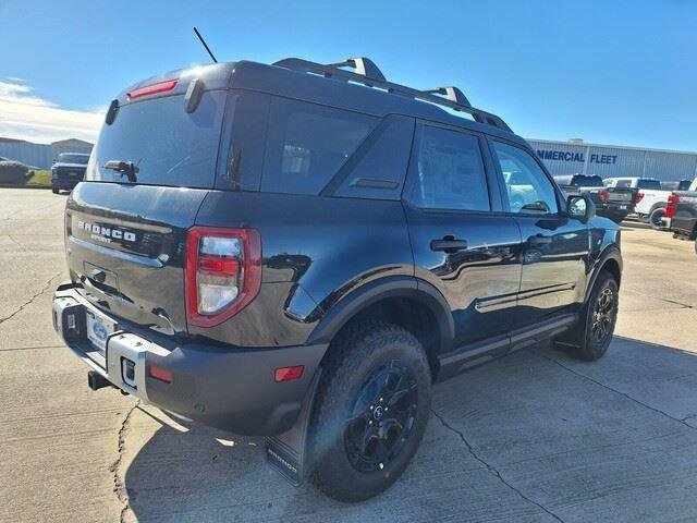 New 2025 Shadow Black Ford Outer Banks® image 5