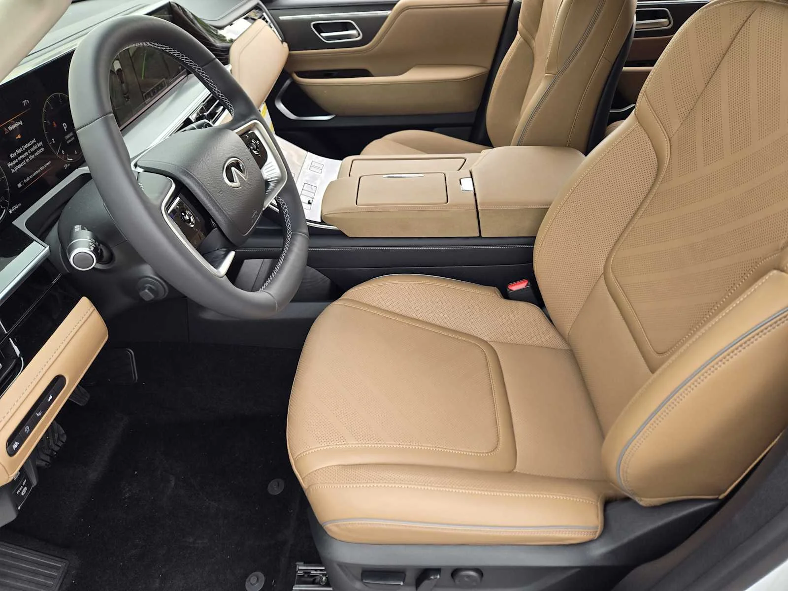 New 2026 RADIANT WHITE INFINITI Luxe 2WD image 8