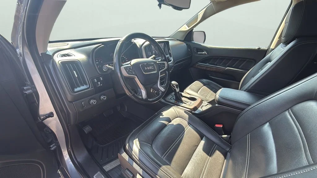 Used 2022 Gray GMC Denali image 22