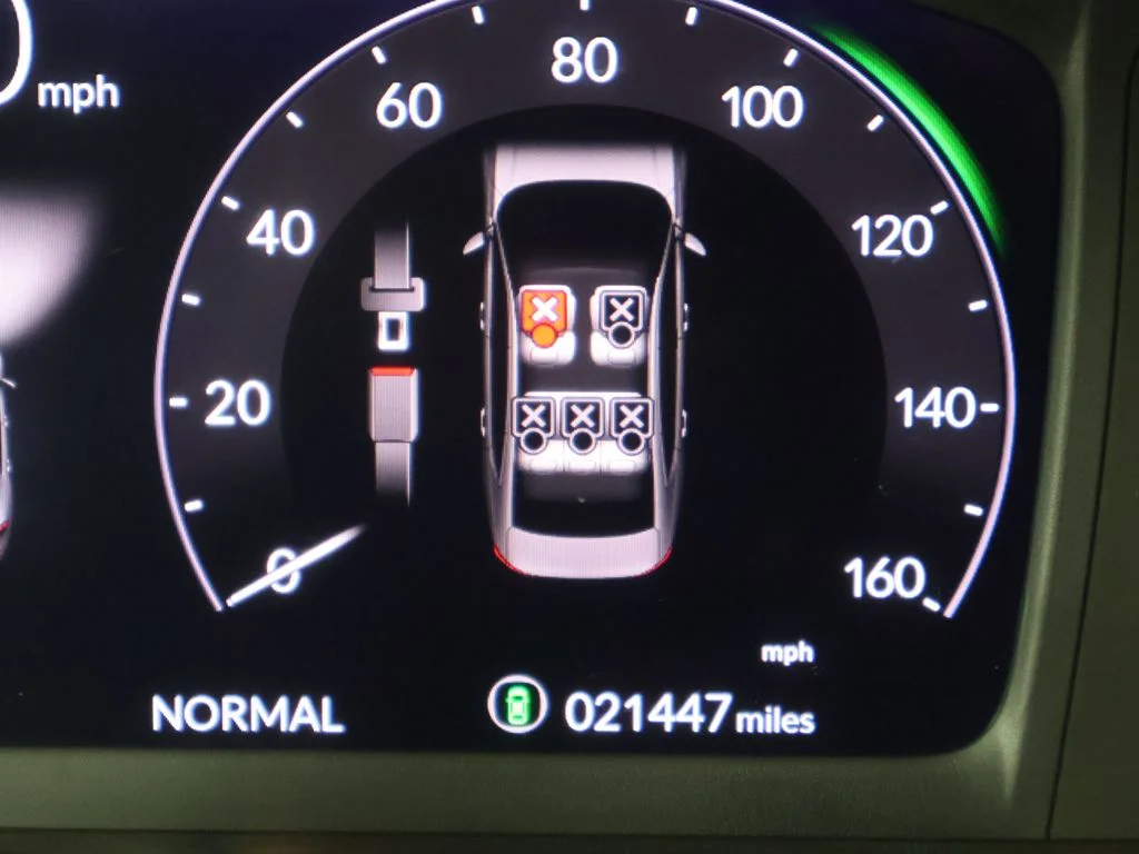Used 2025 Silver Honda EX-L image 36
