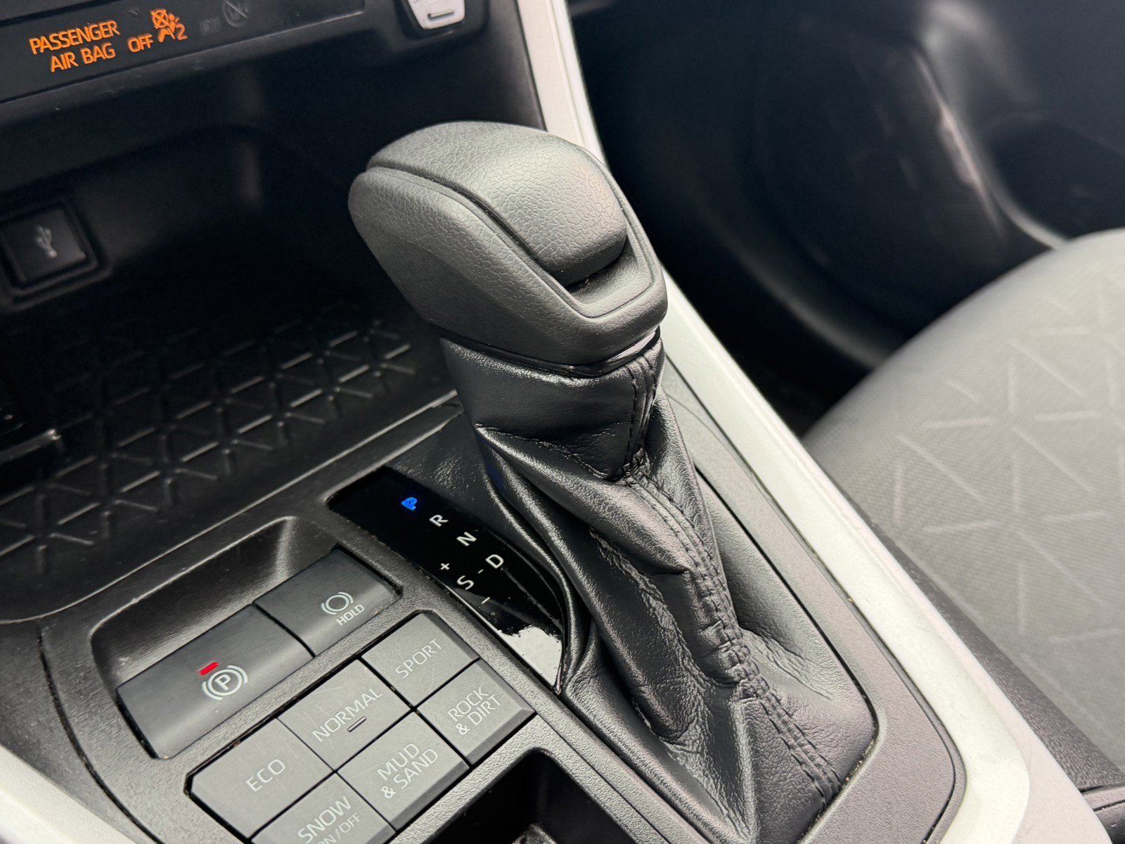 Used 2022 Lunar Rock Toyota XLE image 12