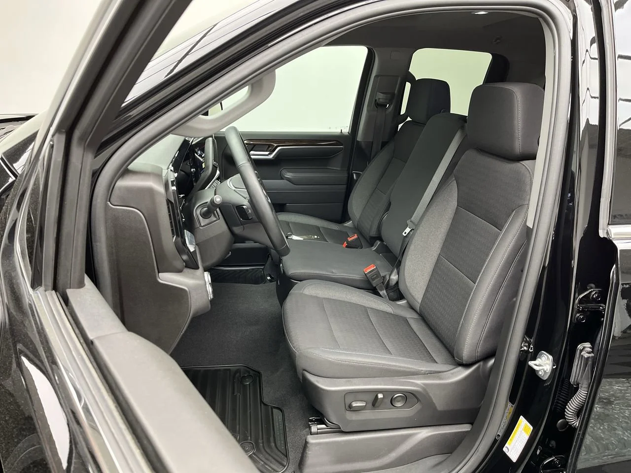 2025 GMC Sierra 1500 SLE - Photo 10