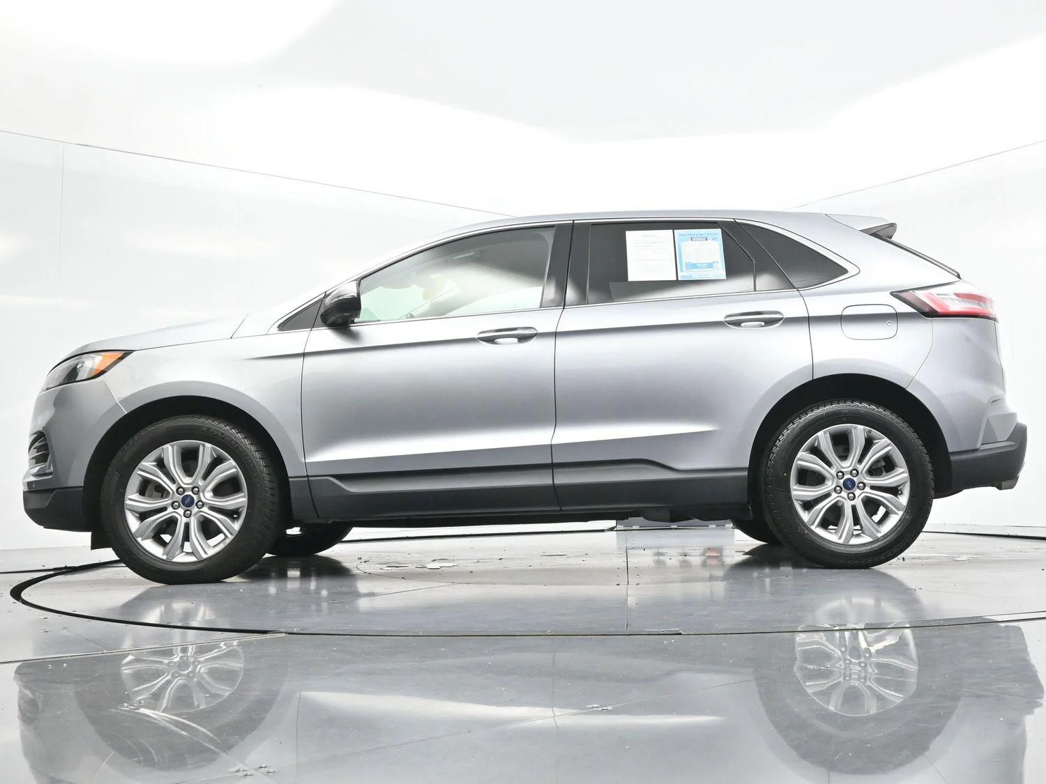 Used 2022 Iconic Silver Ford Titanium image 53