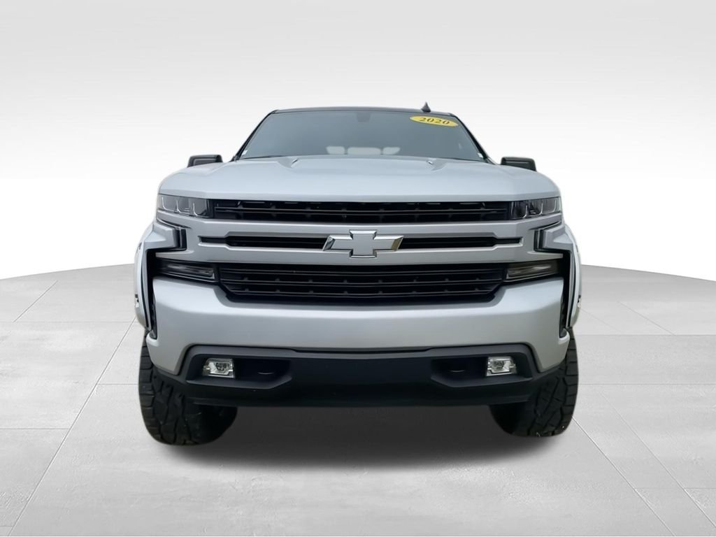 Used 2020 Silver Chevrolet RST image 3