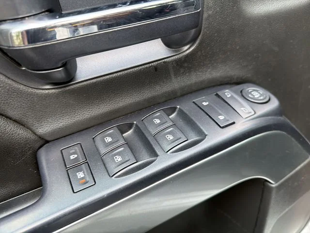 Used 2015 White Chevrolet LT image 13