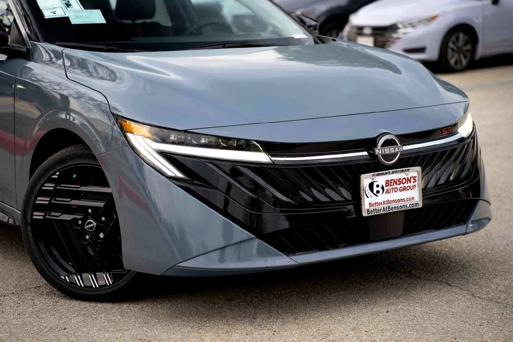 New 2026 Gray Nissan SR image 3