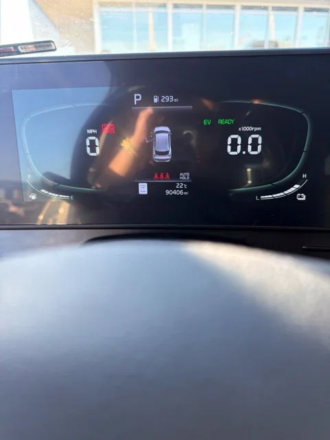 Used 2023 White Kia EX image 1
