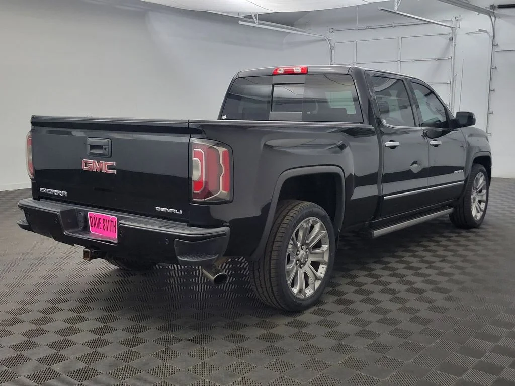 Used 2018 Onyx Black GMC Denali image 5