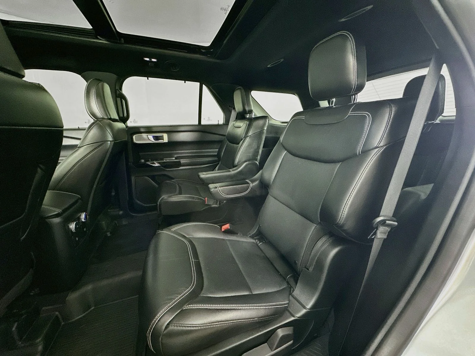 Used 2022 Silver Metallic Ford ST image 27