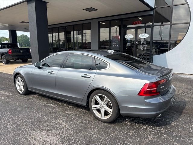 Used 2018 Gray Volvo T5 Momentum image 6