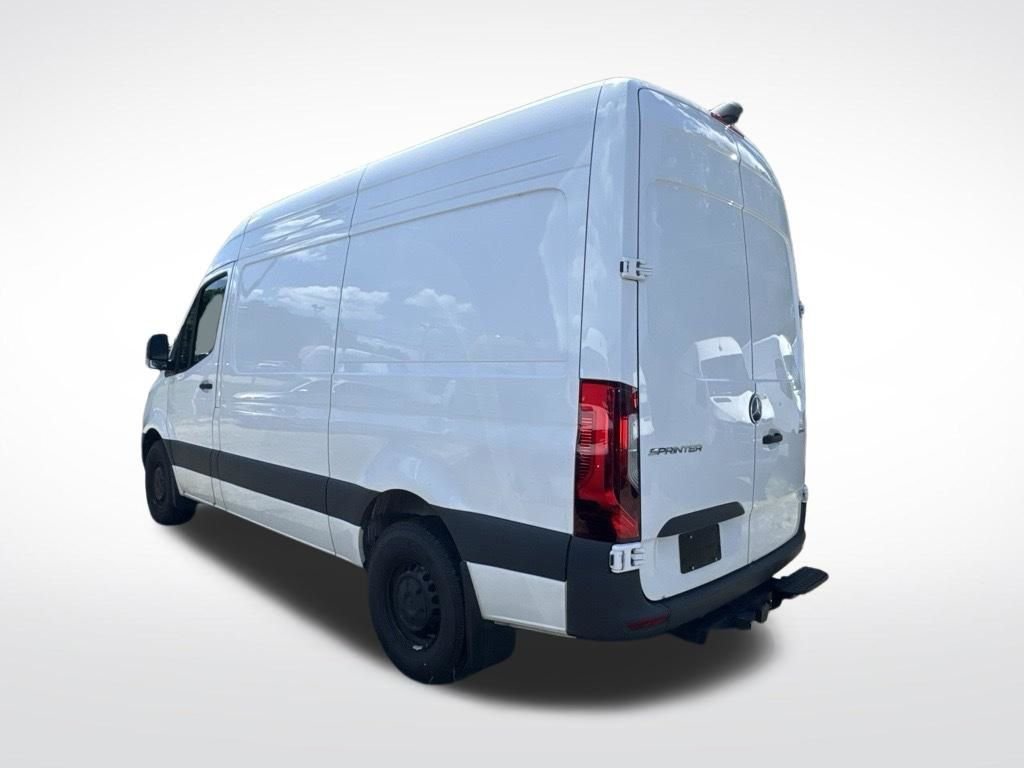 Used 2025 White Mercedes-Benz Cargo 144 WB image 3